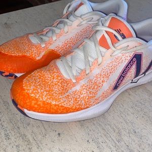 New balance tennis shoes